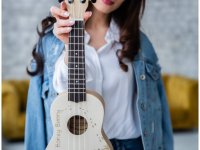 VESTON KUS 25 BUNNY - Укулеле сопрано ~ Серия Veston color